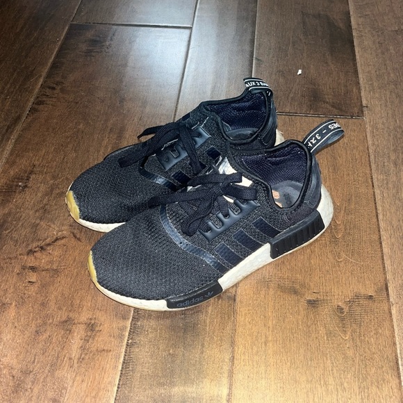 Adidas NMD R1 Womens Running Shoes Size 7 Core Black/Core Black/Gum - Picture 1 of 5